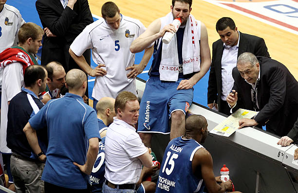 鲁能客场迎 鲁能客场迎