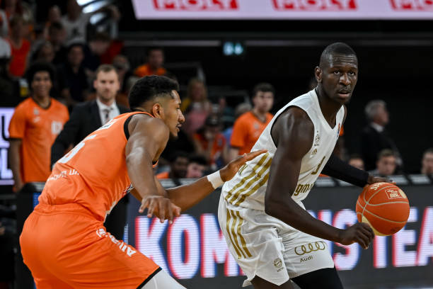 高并不突出 高并不突出